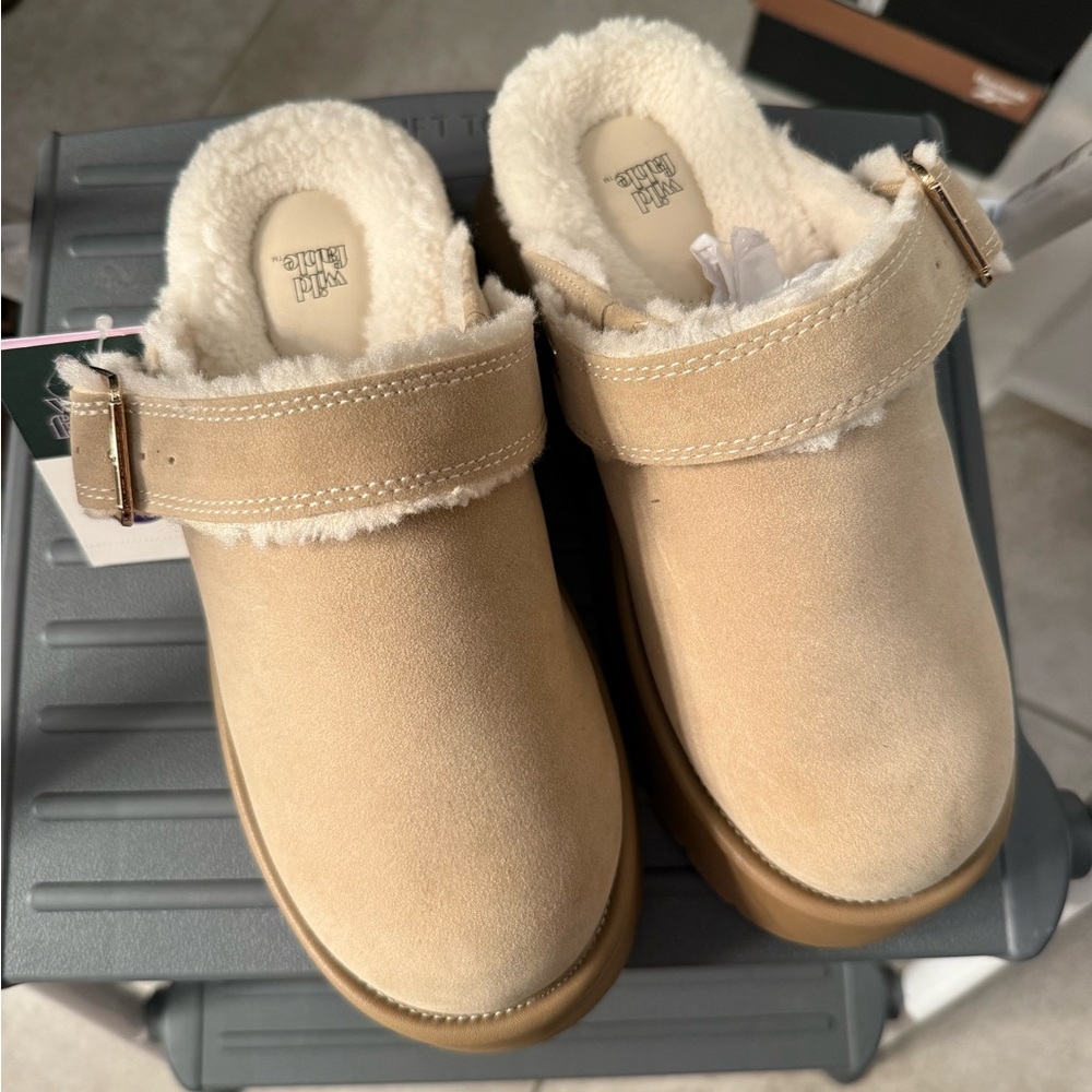 Wild Fable Beige Suede Clogs with Plush Lining